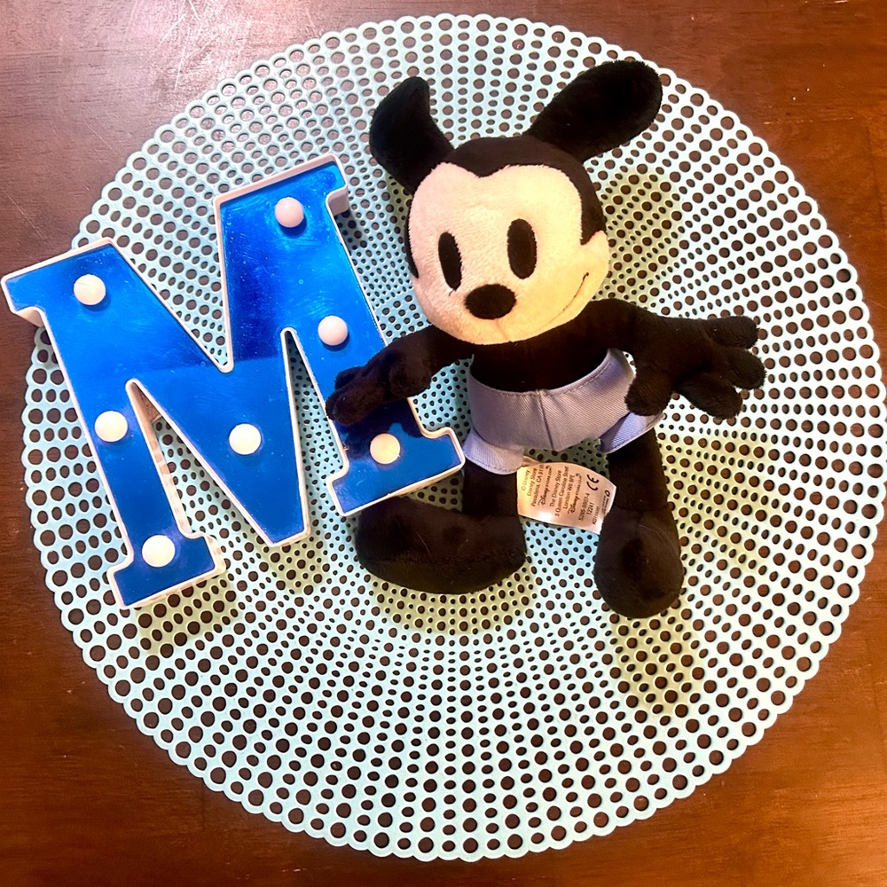 Disney Oswald The Lucky Rabbit 9” Plush Toy Authentic, Pre-Owned